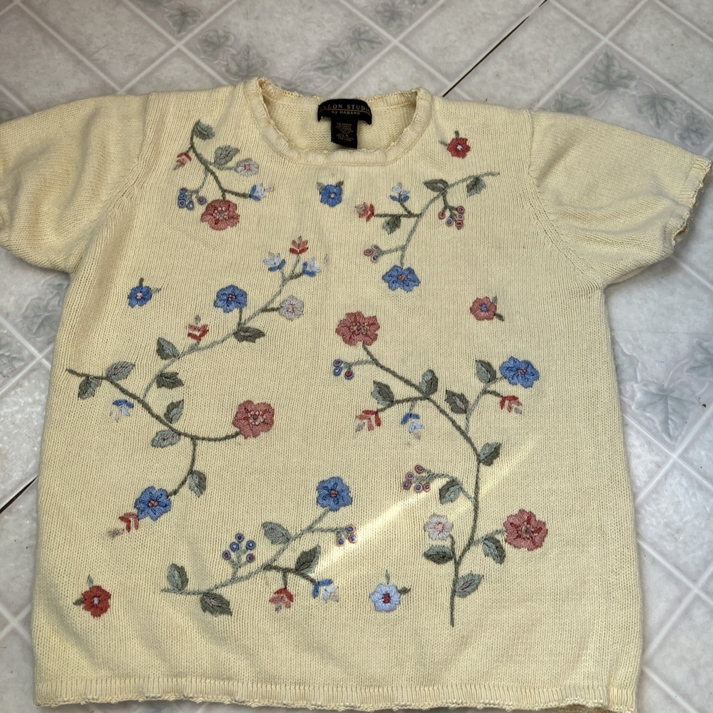 90's Salon Studio haband Vintage Yellow Pullover Sweater Small Embroidered